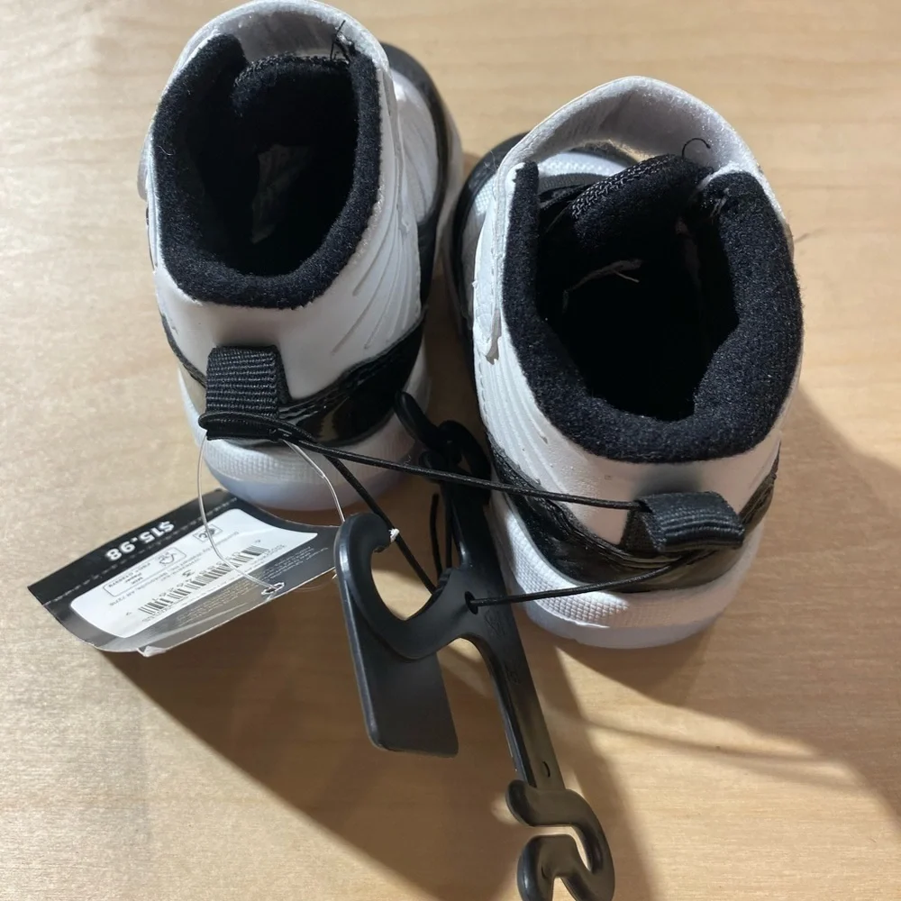 Shaq Infant Athletics Shoes size 3 (JY)